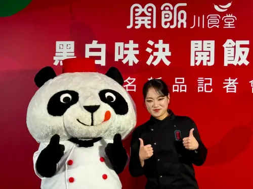 ▲「港點女王」鄭智善畫著招牌霸氣眼線現身台北。（圖／記者蕭涵云攝）