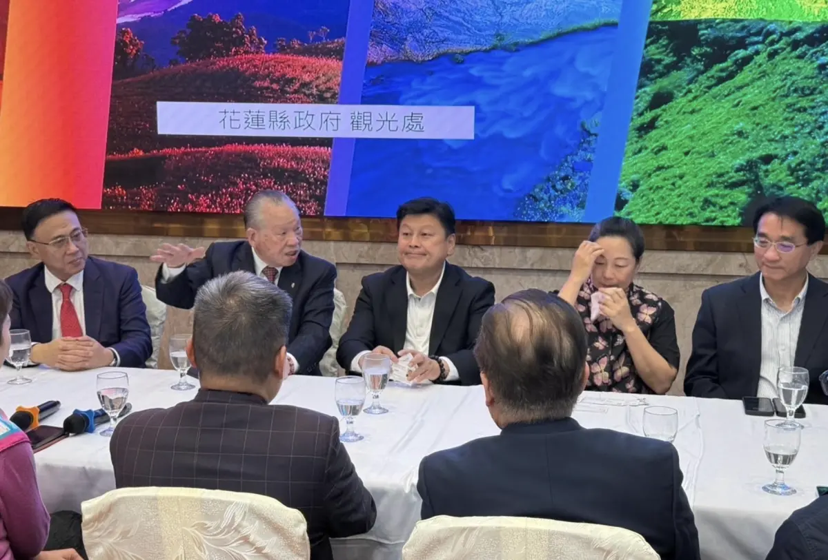 ▲傅崐萁證實自己在本週二晚直飛香港參加旅展，為花蓮拚觀光。（圖／翻攝自傅崐萁臉書）