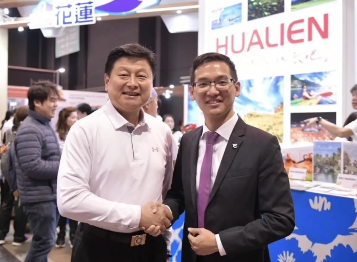 ▲傅崐萁自費到香港推廣花蓮觀光，引發綠營質疑。（圖／翻攝自傅崐萁臉書）