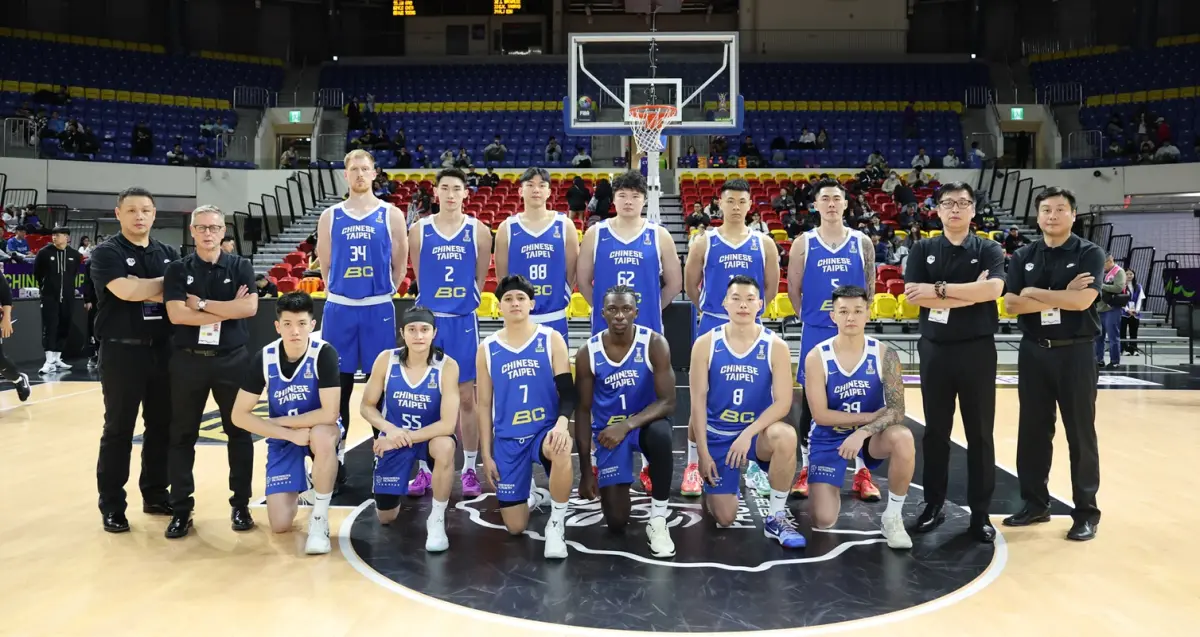 ▲2025年FIBA亞洲盃男籃賽分組抽籤昨晚正式出爐，中華男籃被分在預賽D組，將遭遇先前資格賽同組的紐西蘭、菲律賓，在4搶2賽制中，恐遭遇苦戰。（圖／中華籃協提供）