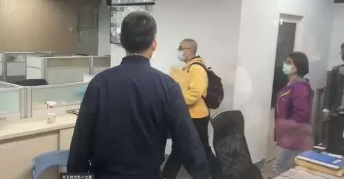 「不樂之捐」比助理費嚴重 林岱樺若起訴判刑最重無期 林岱樺妹妹林岱縝雄檢複訊(桃紅外套女子)▲(圖/NOWnews攝影中心)