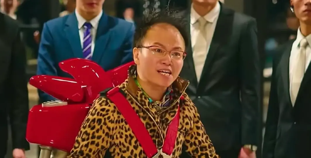 ▲58歲資深演員鄭冀峰（如圖）曾投資《美人魚》，被稱為周星馳貴人，日前因涉嫌性騷被捕，警方正調查多起受害案件，部分案情可追溯到8年之前。（圖／翻攝自微博）