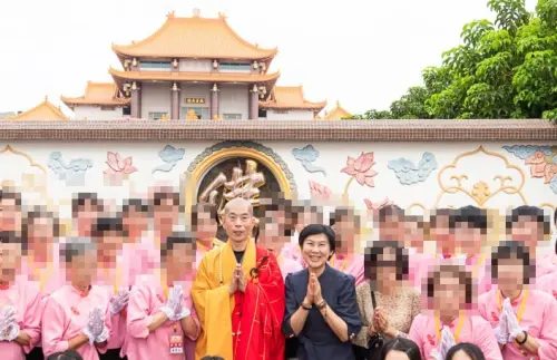 ▲林岱樺、通法寺住持釋煌智（圖／翻攝臉書）