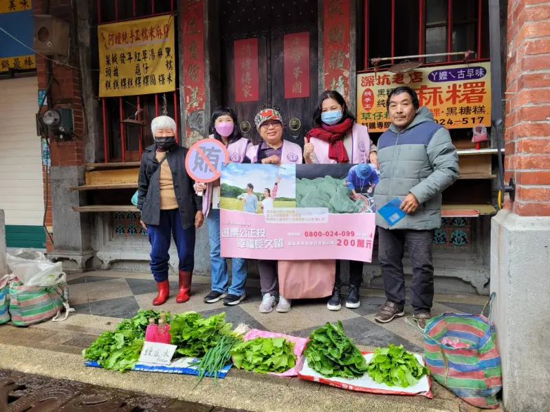 ▲深坑老街與小農互動（圖／臺北地檢署提供）