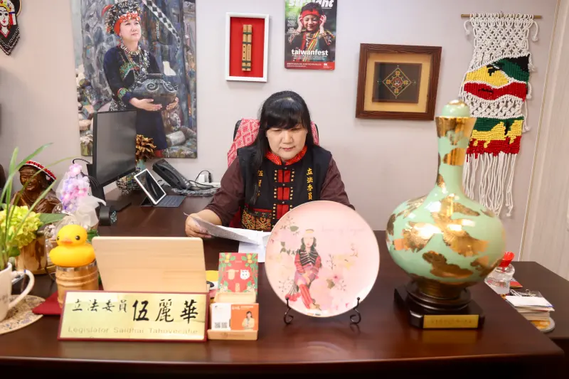 ▲伍麗華坦然面對罷免，認為自己全心奉獻給原住民，並收到許多人的聲援，對她而言，罷免成功與否似乎不是這麼重要。（圖／記者李政龍攝）