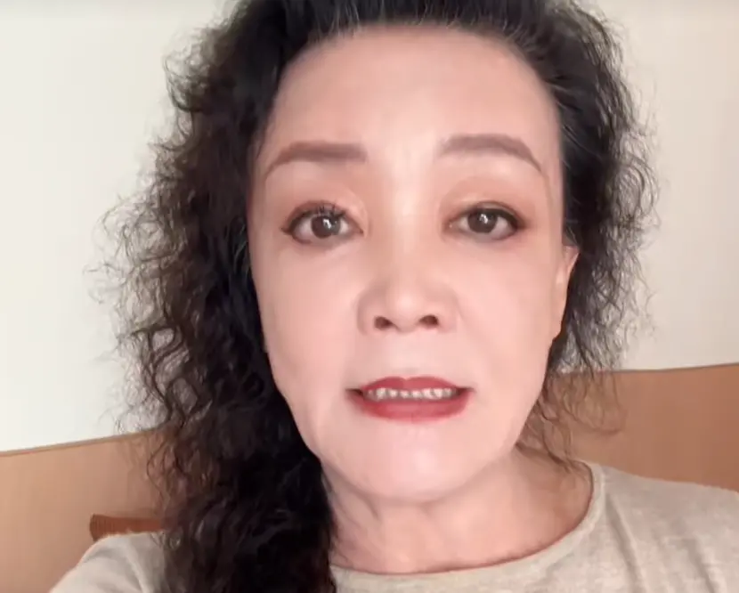 ▲ 藝人大S（徐熙媛）於春節前往赴日旅遊，因流感併發肺炎病逝，前婆婆張蘭（如圖）日前高調飛日本，遭民眾質疑是為了查明大S真正死因。近日，中國直播主劉一飛拋出震撼爆料，直指張蘭掌握日本醫生證詞，也遭粉絲揪出疑點。（圖／張蘭TikTok）