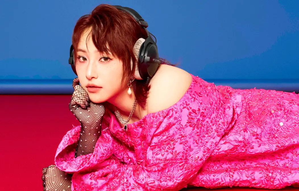 ▲女歌手羅莎莎先前入圍金曲獎卻突然被公司告知要解約，她當下聽到超錯愕，所幸她這2年成績不錯也靠自己推出新歌。（圖／感恩的心有限公司提供）