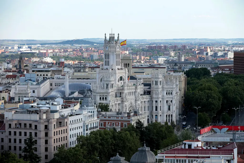 ▲西班牙2024年經濟成長率為3.2％，在歐洲數一數二，相較於歐洲國家經濟普遍陷入停滯，受惠於大規模移民與遊客，讓西班牙經濟呈現出旺盛的活力。（圖／美聯社／達志影像）