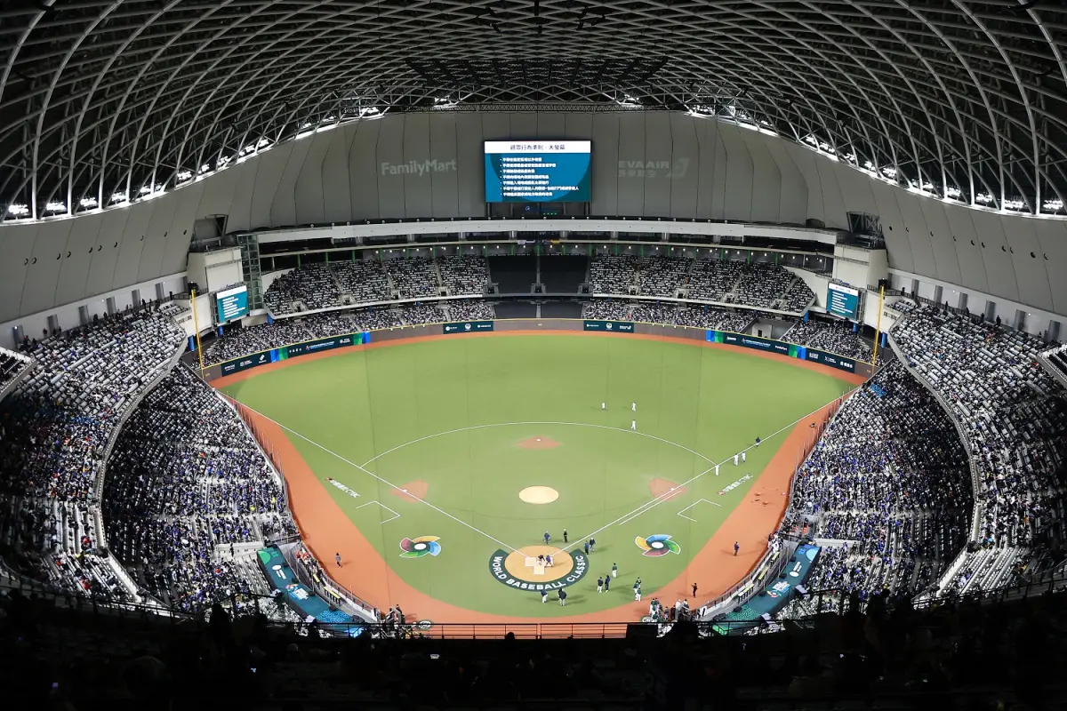 ▲中華隊首戰西班牙，湧入3萬5325名觀眾，不僅打破資格賽史上單場最多觀眾紀錄，甚至超越2022年資格賽所有比賽人數總和。（圖／記者葉政勳攝）