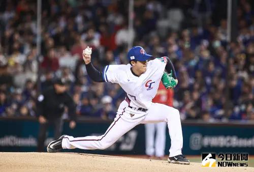 ▲經典賽資格賽中華隊先發投手陳宇宏面對西班牙只投完1局失掉2分就退場休息。(圖/記者葉政勳攝 , 2025.02.21) ▲經典賽資格賽中華隊先發投手陳宇宏面對西班牙只投完1局失掉2分就退場休息。(圖/記者葉政勳攝 , 2025.02.21)