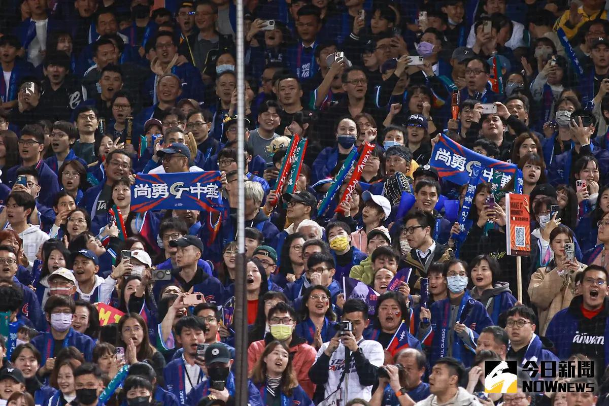 ▲經典賽資格賽票房開紅盤！中華隊3場比賽累計破10萬人，24日中午12點附加賽全面加開售票。（圖／記者葉政勳攝）