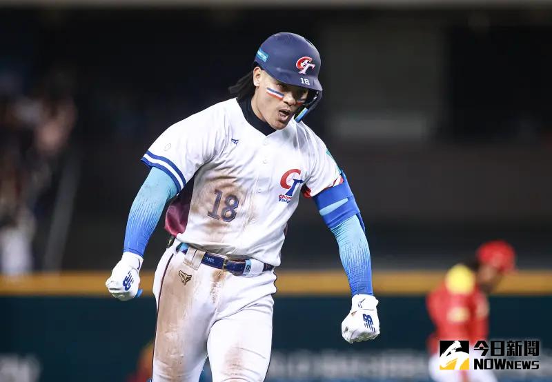 ▲中華隊今日公布30人名單，球評王翊亘給出90分高評價，並點出張育成扛先發三壘手。（圖／記者葉政勳攝 , 2025.02.21）