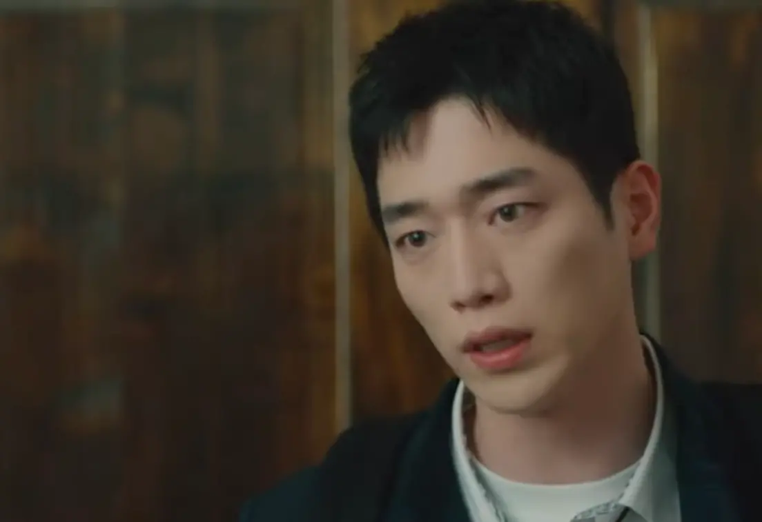 ▲男神徐康俊新戲《臥底高中》於昨（21）日在friDay影音開播啦！劇中，他潛入名門高中，試圖在學生間找到關於金條的蛛絲馬跡，卻捲入學生間的紛爭與學校內的權力鬥爭。（圖／翻攝自friDay影音 Youtube）