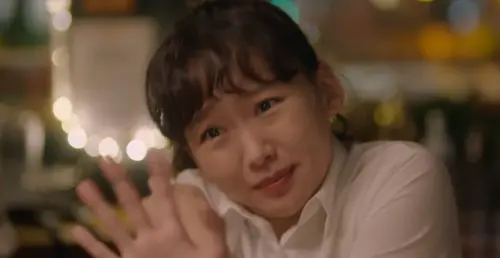 ▲徐康俊與秦基周(如圖)在劇中的互動既有趣又甜蜜,讓粉絲越看越期待。(圖/翻攝自friDay影音 Youtube) ▲徐康俊與秦基周(如圖)在劇中的互動既有趣又甜蜜,讓粉絲越看越期待。(圖/翻攝自friDay影音 Youtube)