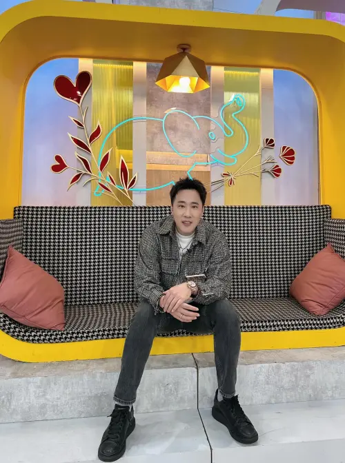 ▲小S請假《小姐不熙娣》後首錄影。（圖／翻攝自余祥銓臉書）