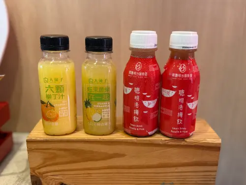▲聰明鍋還可以點到「春一枝商行」的冰棒，以及手搖品牌「大苑子」飲品。（圖／記者葉盛耀攝）