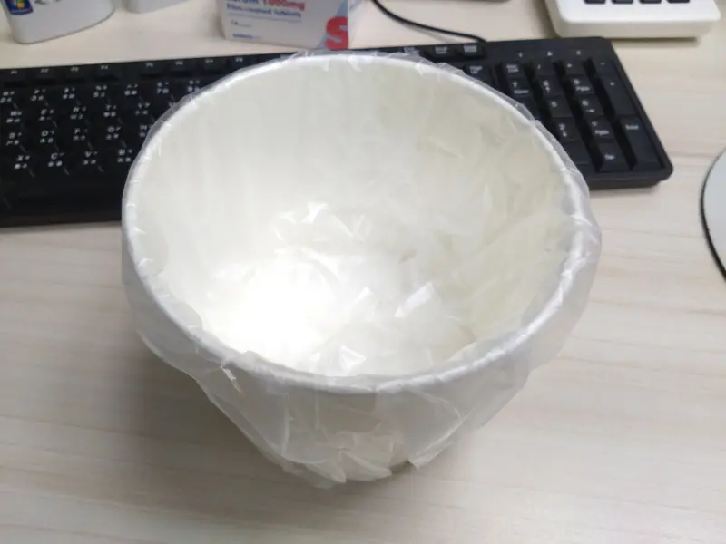 ▲近期諾羅病毒瘋狂肆虐，許多病人上吐下瀉，嚇的診所櫃檯直接準備「嘔吐碗」隨時發送。（圖／陳敬倫醫師臉書）