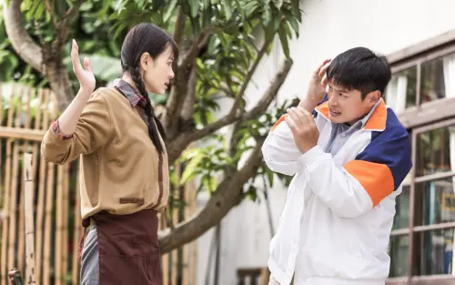 ▲安心亞（左）坦承有時候入戲太深，力道很難拿捏。（圖／公視台語台提供）