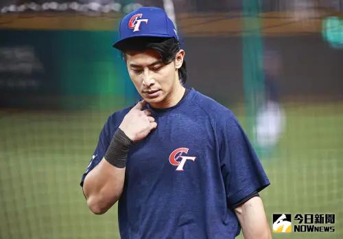 ▲經典賽資格賽中華隊外野手陳傑憲進行賽前熱身。（圖／記者葉政勳攝 , 2025.02.22）