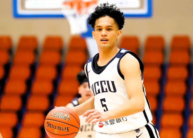 ▲UBA政大林恩宇替補出戰10分鐘，拿下2分、2助攻、1抄截，展現出穩健的組織能力。（圖／UBA提供）