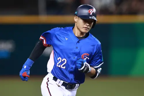 經典賽資格賽／李宗賢9局首打席「炸裂兩分砲」！中華隊9：1南非
