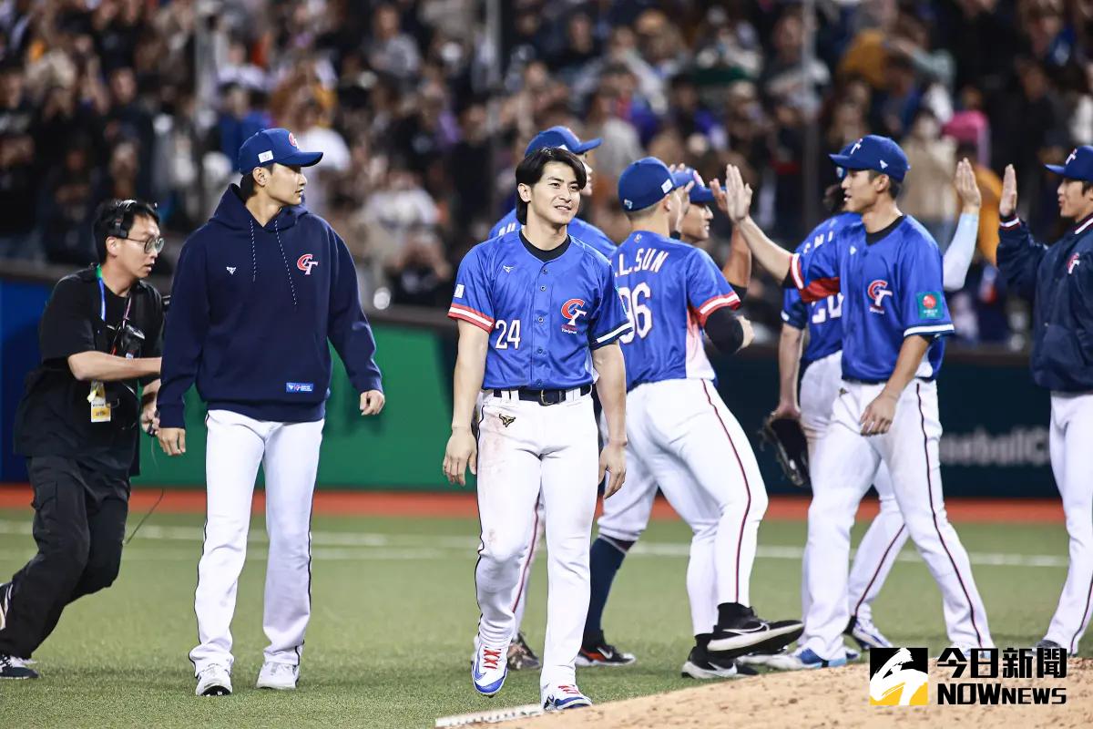 ▲24家經典賽資格賽優惠一次看，慶祝中華隊首勝、全壘打，4大超商、餐飲、外送、機票、飯店吃到飽都有好康。（圖／記者葉政勳攝）