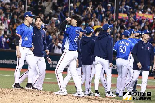 ▲經典賽資格賽中華隊以9:1擊敗南非隊拿下資格賽第一場勝利。(圖/記者葉政勳攝 , 2025.02.22) ▲經典賽資格賽中華隊以9:1擊敗南非隊拿下資格賽第一場勝利。(圖/記者葉政勳攝 , 2025.02.22)