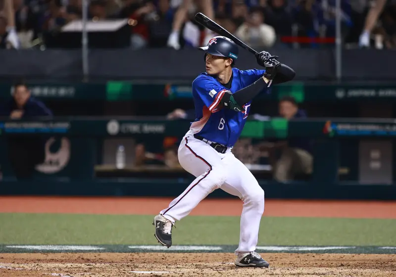 ▲王博玄本戰4打數3安打，締造個人國際賽首度「猛打賞」紀錄，也寫下隊史選秀最低順位猛打賞紀錄，賽後受訪時，他也分享本戰打擊策略。（圖／記者葉政勳攝）