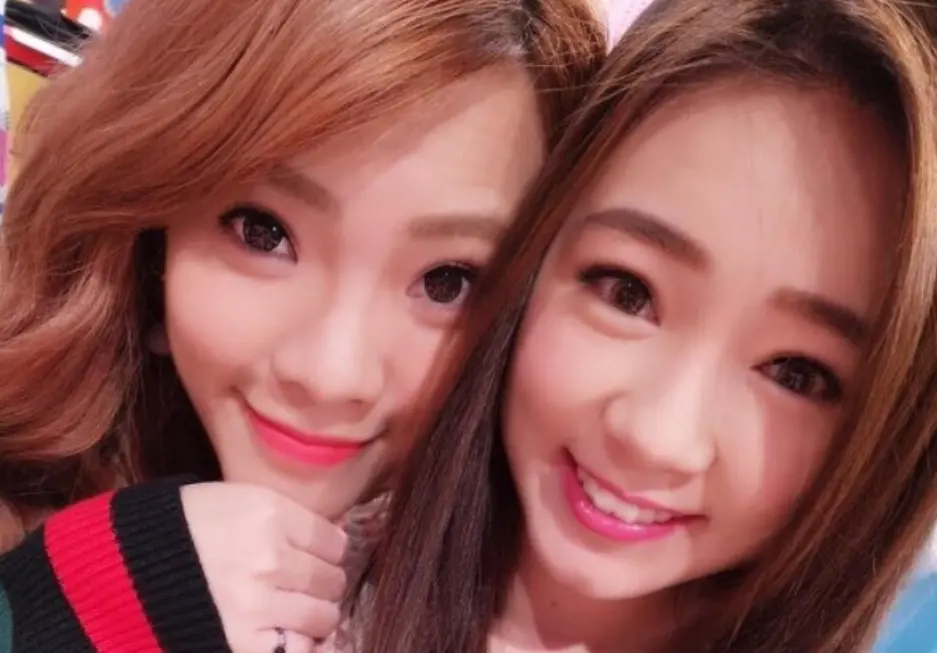 ▲丫頭（右）7年前曾在節目爆料小優（左）常常隨口就說出別人私事，「嘴巴跟河馬一樣大」，導致後來都沒人敢跟她說真心話。（圖／翻攝自臉書）