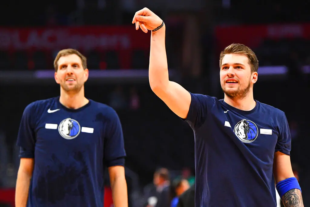 ▲Doncic無預警送到洛杉磯湖人時，他們不僅傷透達拉斯球迷的心，更傷到Nowitzki，昨日受訪時，Nowitzki談及此事時再度表達失望與難過之意，並強調他永遠是Doncic的球迷。（圖／美聯社／達志影像）