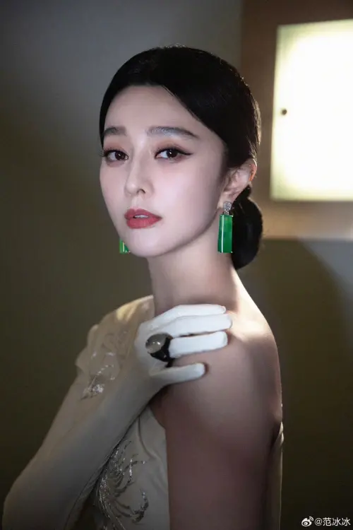 ▲2025第75屆柏林影展范冰冰開幕典禮造型。（圖／范冰冰微博）