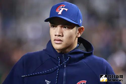 ▲林維恩是球迷票選印象最深刻的旅外投手,還有球迷提到,現場看到他的身材真的很好:「不管是肩寬、腿長,都具備大投手特質。」(圖/記者葉政勳攝 , 2025.02.23) ▲林維恩是球迷票選印象最深刻的旅外投手,還有球迷提到,現場看到他的身材真的很好:「不管是肩寬、腿長,都具備大投手特質。」(圖/記者葉政勳攝 , 2025.02.23)