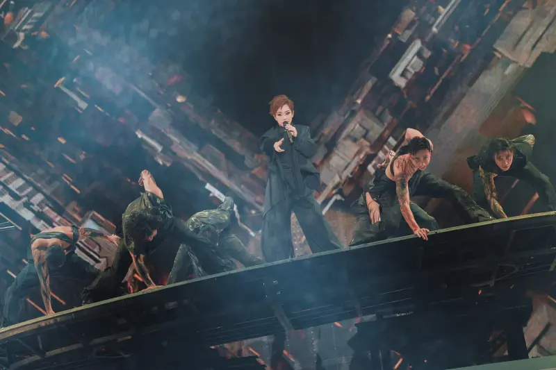 ▲58歲林憶蓮先前曾因情傷神隱5年，不過她近日正式回歸登上萬人舞台開唱，真實近況非常好。（圖／索尼音樂提供）