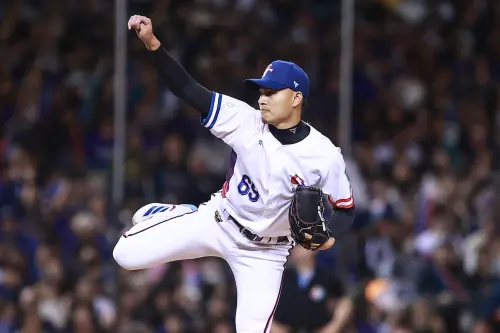WBCQ世界棒球經典賽資格賽,中華隊迎戰尼加拉瓜,徐若熙終於登板投球,上場就狂飆150以上速球。(圖/記者葉政勳攝) ▲WBCQ世界棒球經典賽資格賽,中華隊迎戰尼加拉瓜,徐若熙終於登板投球,上場就狂飆150以上速球。(圖/記者葉政勳攝)