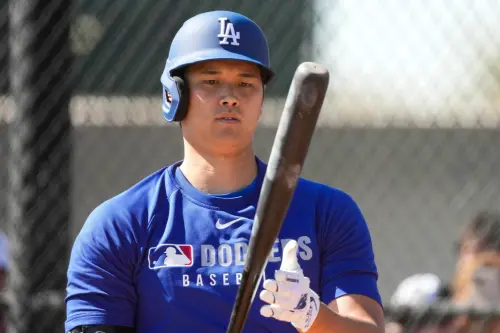 大谷翔平今(24)日首度進行實戰打擊練習(Live BP),用2支安打表達健康無虞,道奇球團也對他的恢復狀況很滿意。(圖/美聯社/達志影像) ▲大谷翔平今(24)日首度進行實戰打擊練習(Live BP),用2支安打表達健康無虞,道奇球團也對他的恢復狀況很滿意。(圖/美聯社/達志影像)