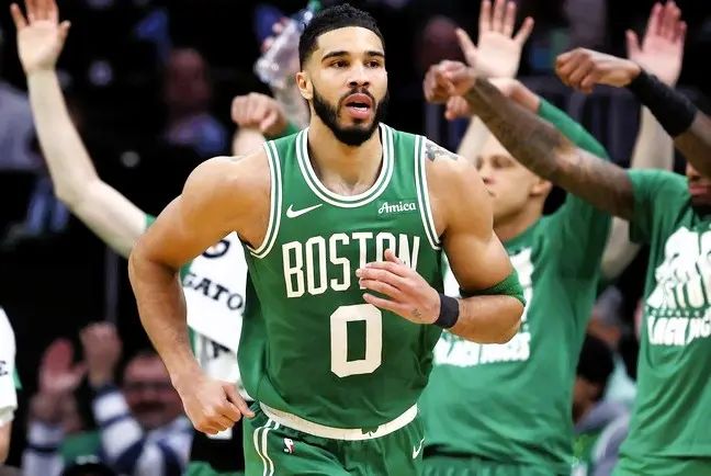 ▲Jayson Tatum繳出25分、10籃板、9助攻的準大三元數據。（圖／美聯社／達志影像）