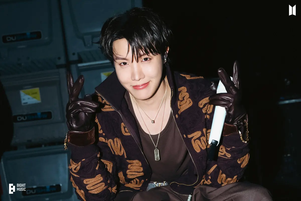 ▲j-hope（鄭號錫，如圖）的台灣演唱會票價最高9800元，貴到讓粉絲直呼看（買）不起！盤點過去來台開唱的韓星演唱會票價，BIGBANG、BLACKPINK、IVE、Stray Kids、BTS也是貴到驚人。（圖／BTS X）