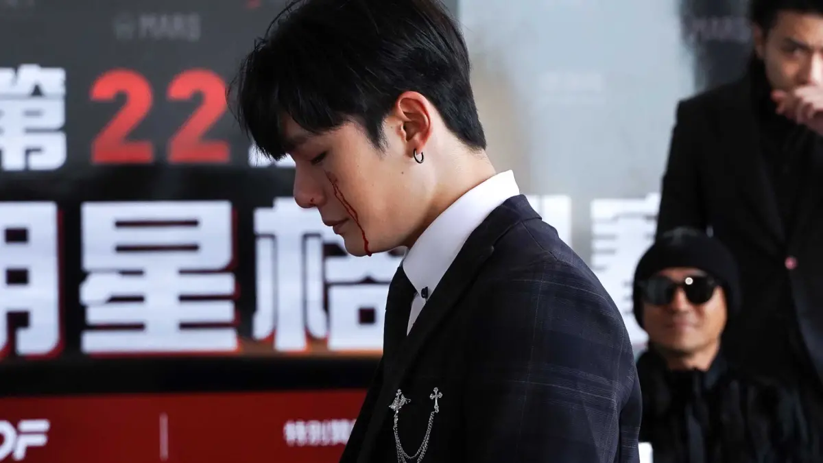 ▲《FOF拳願明星格鬥賽》爆發激烈衝突，更生人「要命小翰」和「地下拳王」宗健（如圖）肢體推擠，最終意外導致宗健的眼鏡破碎劃傷眼部，留下少見的掛彩傷勢。（圖／拳願明星格鬥賽提供）