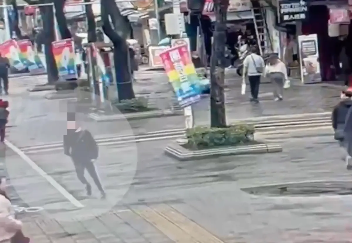 ▲ 24歲黃姓男子缺錢花，竟跑去銀樓行搶，搶走價值19萬金項鍊，最後在熱心民眾協助下，被警方逮捕歸案，發現竟然是名通緝犯。（圖／警方提供）