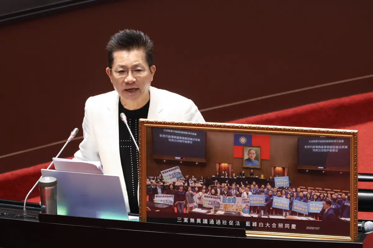 ▲推動壯世代惹議，民眾黨不分區立委吳春城宣布請辭。（圖／陳明安攝，2025.02.25）