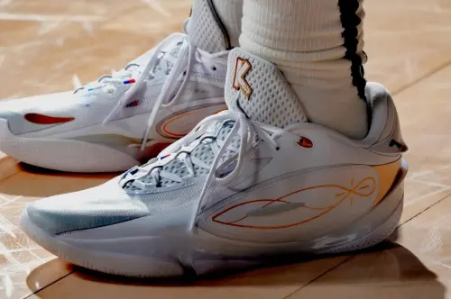 李寧為Lofton設計專屬的Wade 808 V Ultra 「Road to Champions」 PE鞋款亮相。(圖/取自李寧Li-Ning官方社群) ▲李寧為Lofton設計專屬的Wade 808 V Ultra 「Road to Champions」 PE鞋款亮相。(圖/取自李寧Li-Ning官方社群)