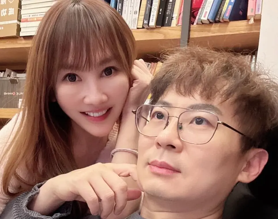 ▲10億財富女神王宥忻（左）日前酒駕遭逮捕，事後她相當後悔，現在只剩39公斤，她也說無法原諒自己的錯誤。（圖／財富女神提供）