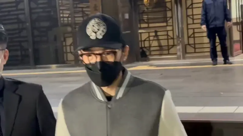 ▲藝人李威2月24日四度約談轉被告，30萬交保（圖／翻攝畫面）