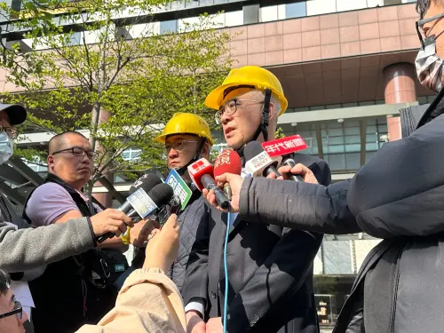 ▲新光三越營業本部副本部長謝英明副總今出面受訪。（圖／讀者提供）