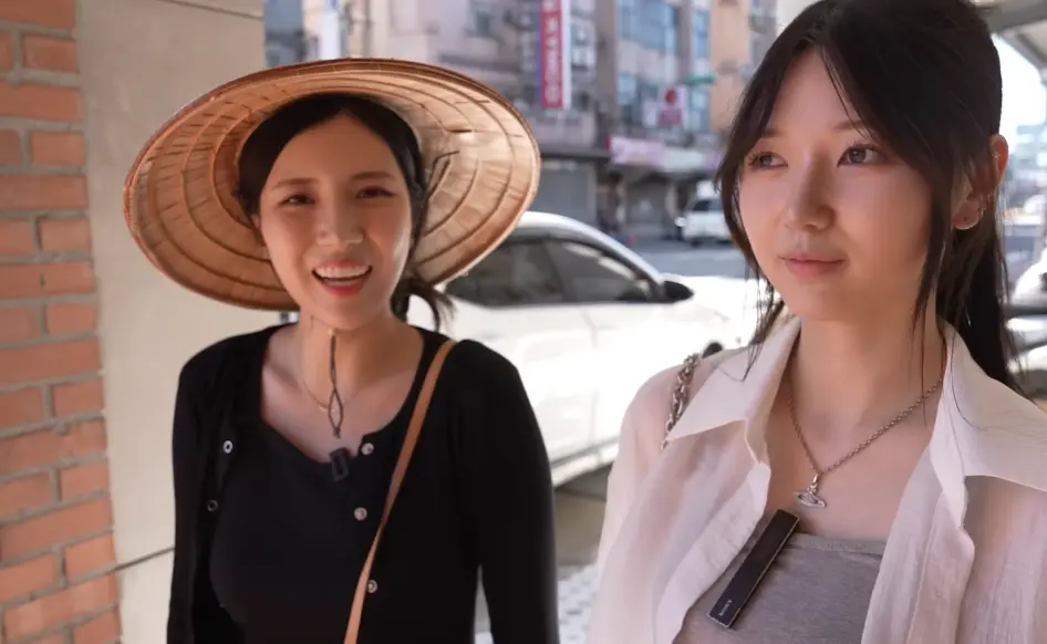 ▲南珉貞（左）的親妹妹南至苑（右）被稱讚「比姊姊還正」，去年她受邀來台拍廣告，竟因未申請工作簽證觸犯法規，未來幾年恐難再入境。（圖／南珉貞YouTube） 