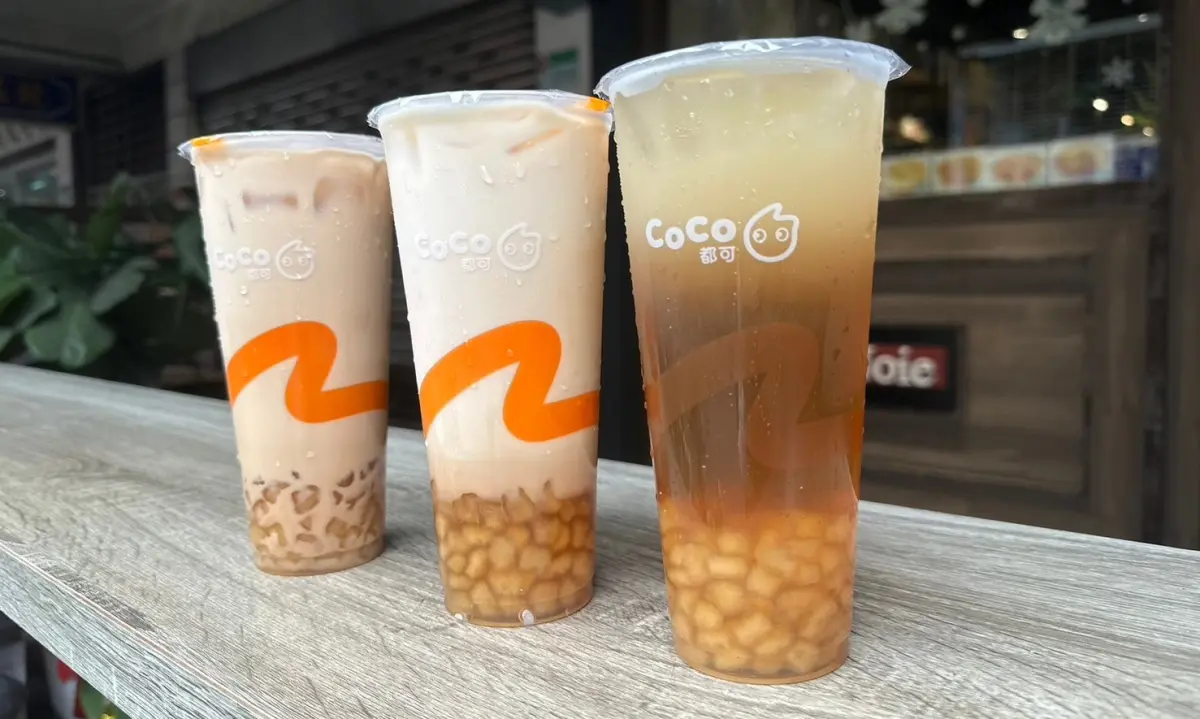 ▲中華隊夠資格晉級WBC世界棒球經典賽，手搖飲料狂賀慶祝優惠！CoCo都可今週三好友日「3Q奶茶第二杯0元」，明開賣全新配料「蜜香粉角色」；珍煮丹、大苑子都買一送一手搖飲料優惠。（圖／CoCo都可提供）
