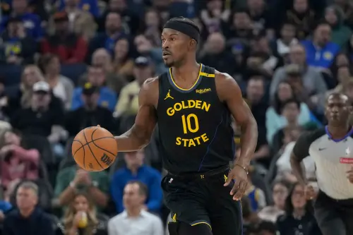 金州勇士今(26)日對戰夏洛特黃蜂,將有望來挑戰4連勝,面對主將LaMelo Ball沒打的黃蜂,勇士Stephen Curry和Jimmy Butler還沒發力,前兩節打完就以56:41領先。 ▲金州勇士今(26)日對戰夏洛特黃蜂,將有望來挑戰4連勝,面對主將LaMelo Ball沒打的黃蜂,勇士Stephen Curry和Jimmy Butler還沒發力,前兩節打完就以56:41領先。(圖/美聯社/達志影像)