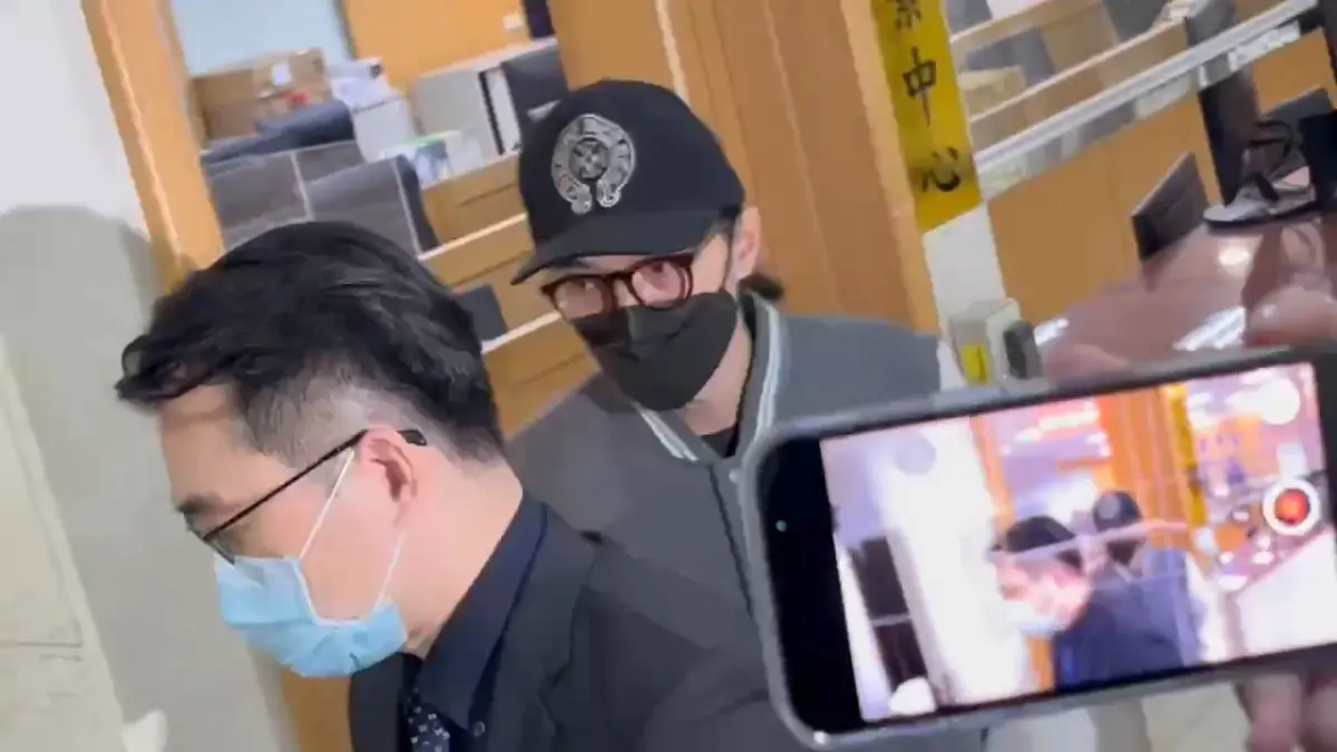 ▲藝人李威在偵查中轉為汙點證人，檢察官請法院依證人保護法予以減刑或免刑。（圖／翻攝畫面）