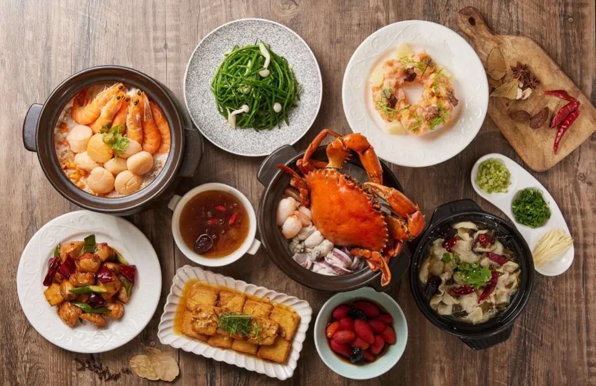 ▲麟粥宮以其獨特的「潮汕砂鍋粥」為饕客帶來全新的美食體驗。（圖／翻攝畫面）