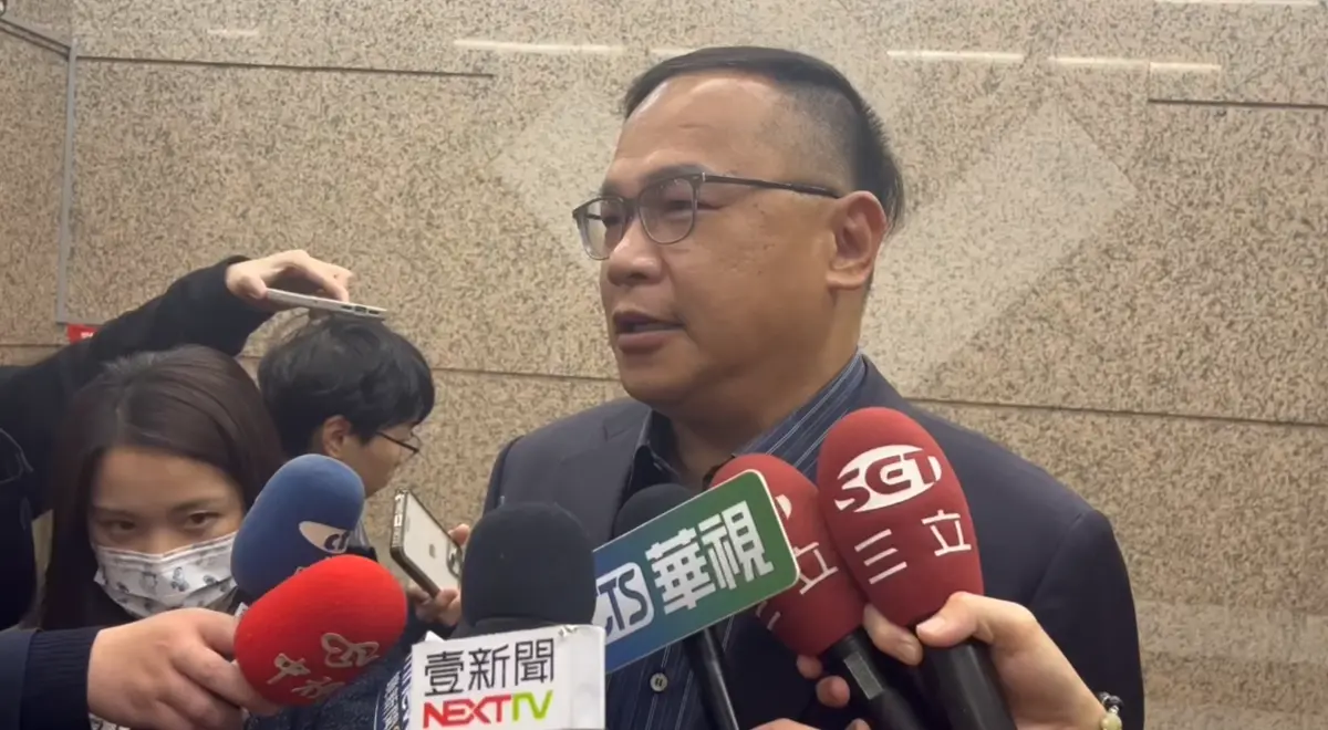 ▲民進黨立委王義川用戲謔態度討論盧秀燕粉底液，引發爭議。（圖／資料照片）